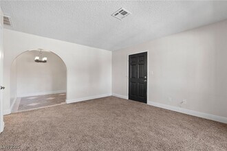 5262 Osman Ct in Las Vegas, NV - Foto de edificio - Building Photo