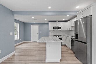 53 Fenwood Rd in Worcester, MA - Building Photo - Building Photo