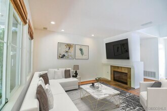9625 Stonecrest Blvd in San Diego, CA - Foto de edificio - Building Photo