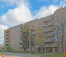 Squire Apartments in St Catharines, ON - Building Photo - Building Photo