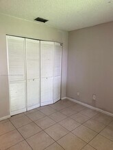 6023 10th Ave N in Greenacres, FL - Building Photo - Building Photo
