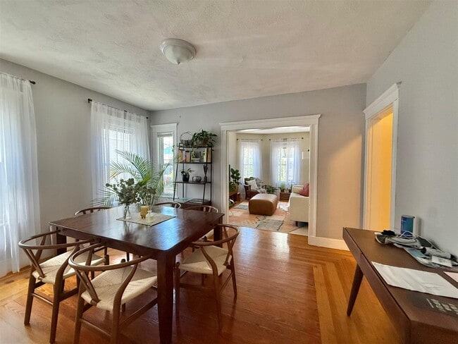 33 Pearson Ave, Unit 1 in Somerville, MA - Foto de edificio - Building Photo