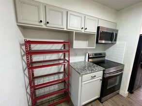 411 Guyer St in Sugar Land, TX - Building Photo - Building Photo