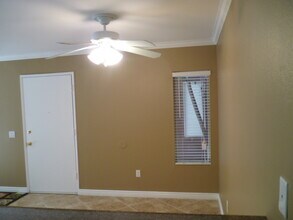 18350 Hatteras St in Los Angeles, CA - Building Photo - Building Photo