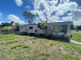7838 Ebson Dr in North Fort Myers, FL - Building Photo