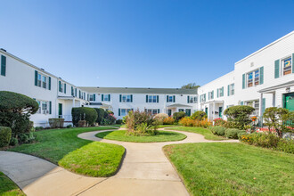 Ocean Harbor View Apartments in Freeport, NY - Foto de edificio - Building Photo