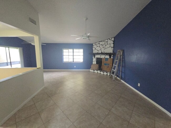 915 Benninger Dr in Brandon, FL - Building Photo - Building Photo