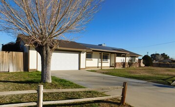 20560 Medio St in California City, CA - Foto de edificio - Building Photo