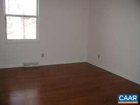113 Longwood Dr in Charlottesville, VA - Building Photo
