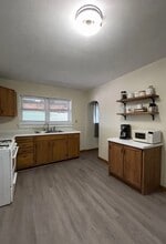 18 Cleveland Ave in Westover, WV - Building Photo - Building Photo