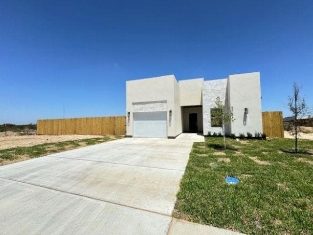 6702 El Freno Ln in Laredo, TX - Foto de edificio - Building Photo