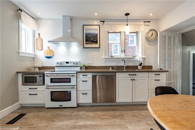 134 Bridgeport Rd E in Waterloo, ON - Building Photo - Building Photo