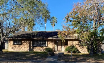 7041 Hathor Dr in Corpus Christi, TX - Building Photo