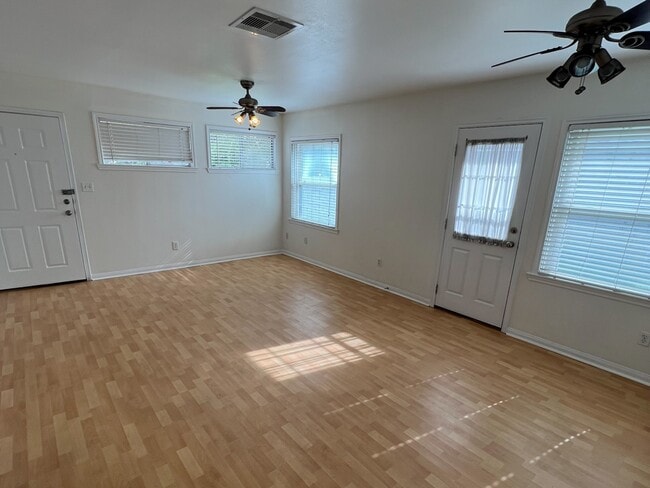 107 Tarpon Ave in Galveston, TX - Building Photo - Building Photo