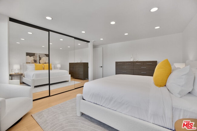 30020 Morning View Dr in Malibu, CA - Building Photo - Building Photo