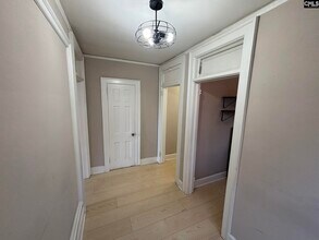 1219 Elmwood Ave in Columbia, SC - Foto de edificio - Building Photo