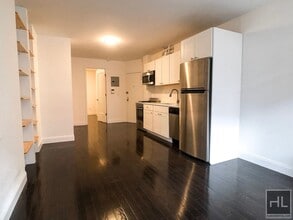 E 89 ST in New York, NY - Building Photo - Building Photo