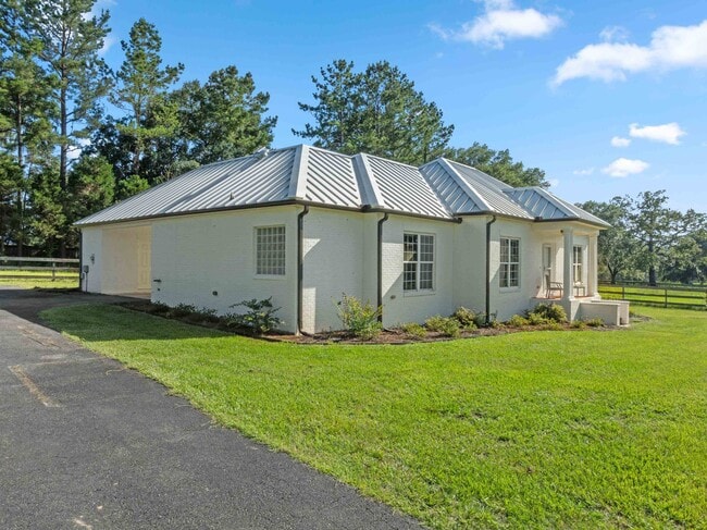 9525 Woodland Hills Way in Tallahassee, FL - Building Photo - Building Photo