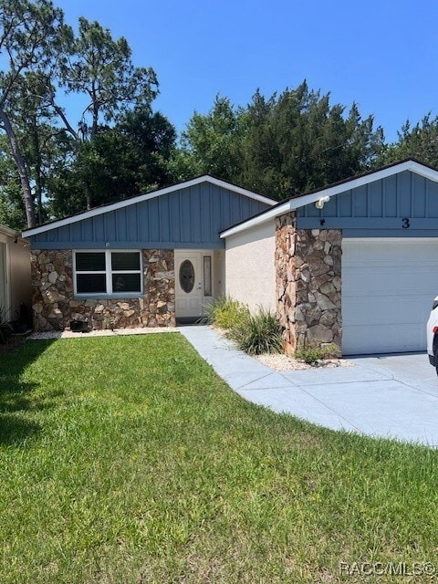 3 Chinaberry Cir in Homosassa, FL - Building Photo - Building Photo
