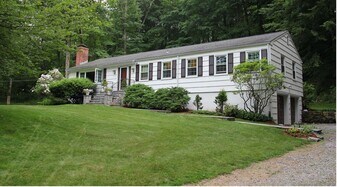 43 Kent Hills Ln in Wilton, CT - Building Photo