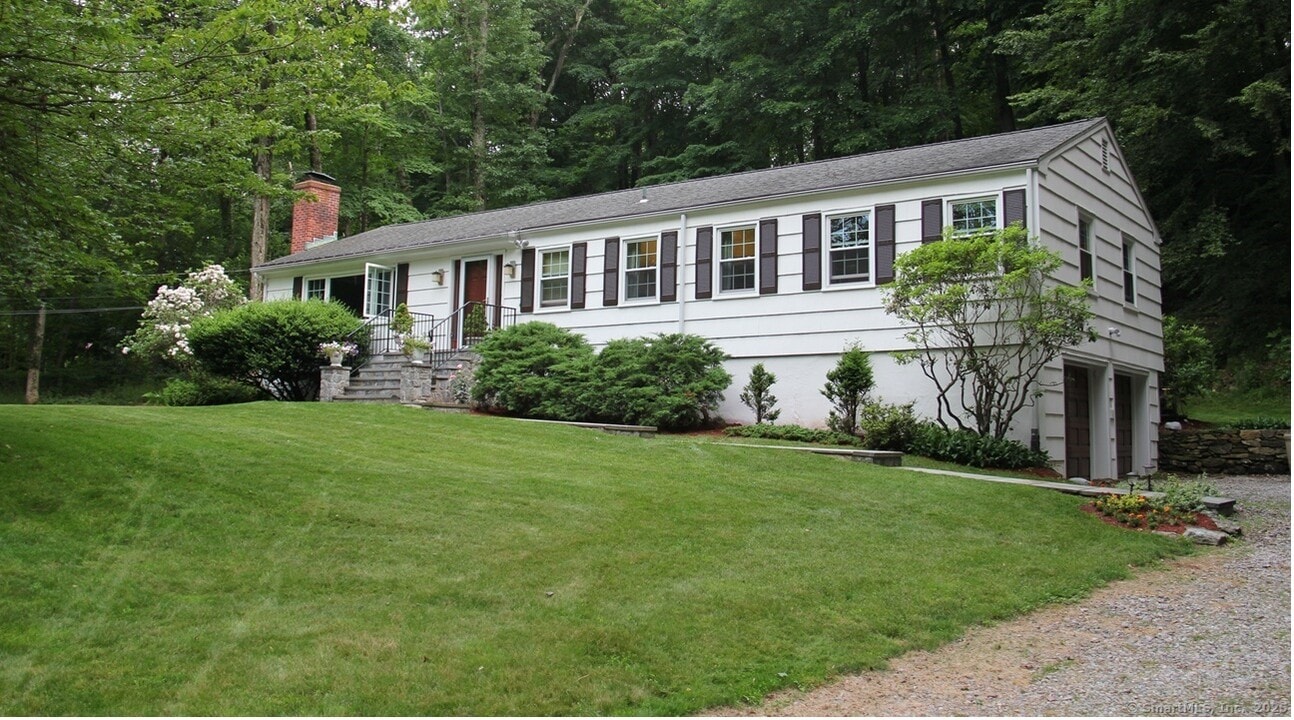 43 Kent Hills Ln in Wilton, CT - Building Photo