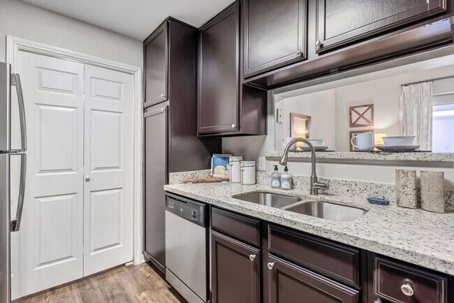 9698 Winsome Ln in Houston, TX - Building Photo - Building Photo