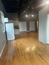 2046 W Grand Ave in Chicago, IL - Building Photo - Building Photo