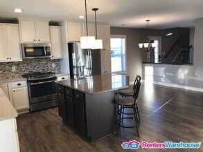 9872 5th St Ln N in Lake Elmo, MN - Building Photo - Building Photo