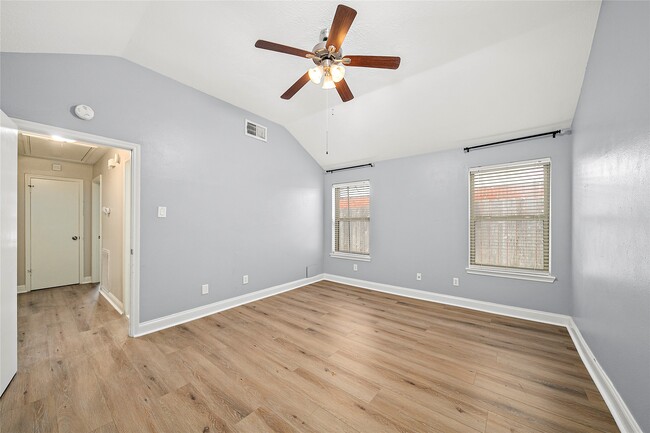 property at 2935 Auburn Dr