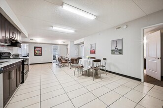 110 University Ave W in Waterloo, ON - Building Photo - Building Photo