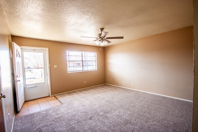 2013 Hull St in Clovis, NM - Building Photo - Building Photo