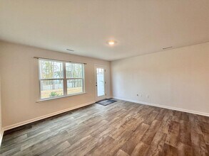 8546 Beckett Chase Wy in Raleigh, NC - Building Photo - Building Photo