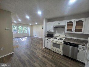 22 Alburtus Ct in Trenton, NJ - Building Photo - Building Photo
