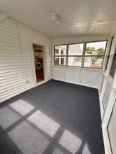 48 Lawn Ave in Quincy, MA - Foto de edificio - Building Photo