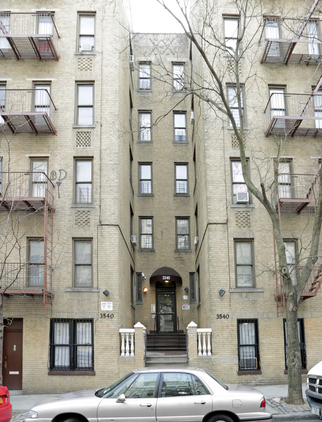 3540 Dekalb Ave in Bronx, NY - Foto de edificio - Building Photo