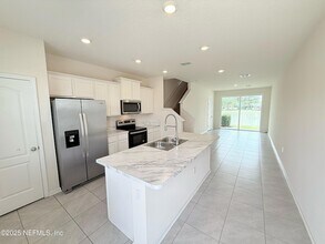 523 Spanish Oaks Way in Orange Park, FL - Building Photo - Building Photo