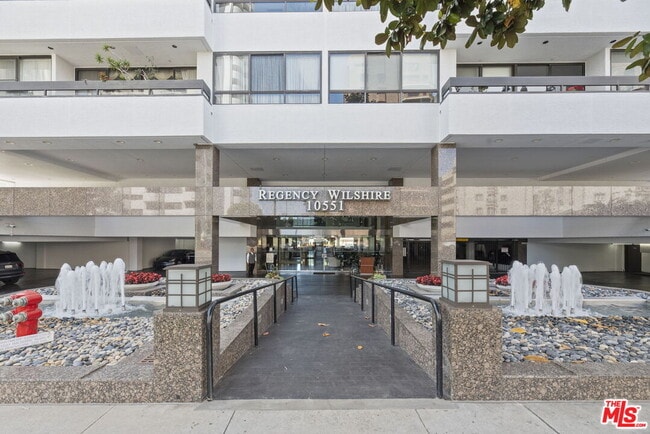 10551 Wilshire Blvd in Los Angeles, CA - Building Photo - Building Photo