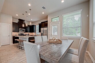 228 N Spotted Fern Dr in Montgomery, TX - Building Photo - Building Photo
