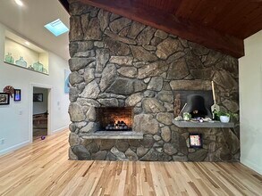 38 Brimmer Ln in Hampton Falls, NH - Building Photo - Building Photo