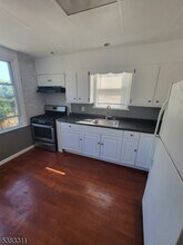 35 Cleveland Ave, Unit 2 in Newark, NJ - Building Photo - Building Photo