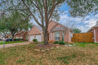 1611 Wild Rye Trail in Sugar Land, TX - Building Photo - Building Photo