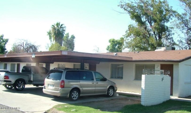 300 S Lazona Dr in Mesa, AZ - Foto de edificio