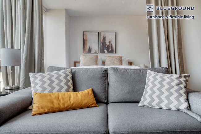 130 W 15th St in New York, NY - Building Photo - Building Photo