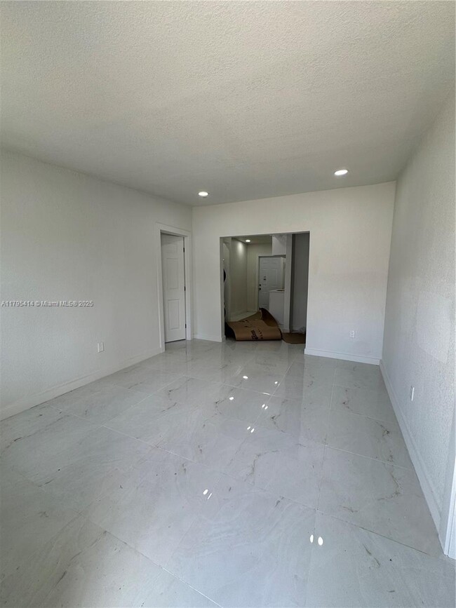 10382 SW 177th St in Miami, FL - Building Photo - Building Photo