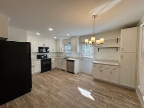 314 E Louisiana Ave in Bessemer City, NC - Building Photo - Building Photo