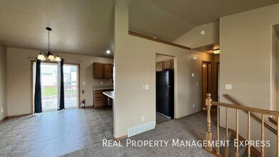 2508 N Aidan Ave in Sioux Falls, SD - Foto de edificio - Building Photo