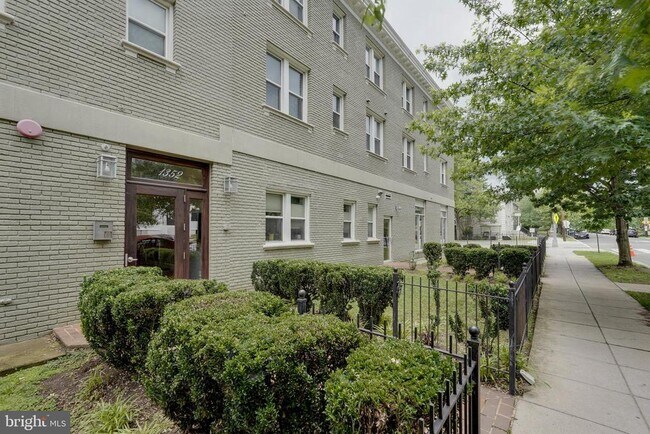 1352 Longfellow St NW in Washington, DC - Building Photo - Building Photo