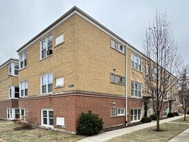 6711 N California Ave, Unit W2 in Chicago, IL - Building Photo