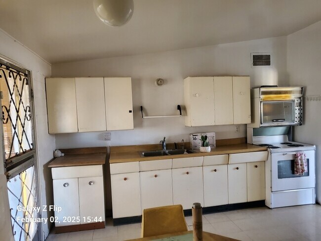 property at 316 S Ave B