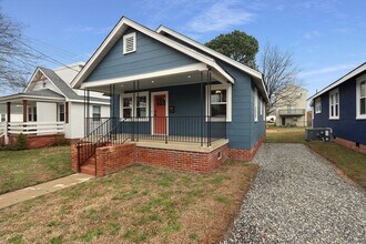 215 E Cummings Ave in Hampton, VA - Building Photo - Building Photo